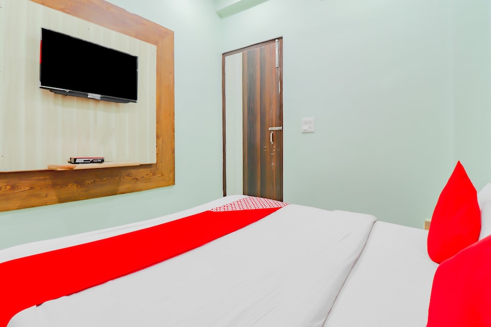 OYO Shree Bala Ji Residency, Banke Bihari Mandir Vrindavan, Vrindavan