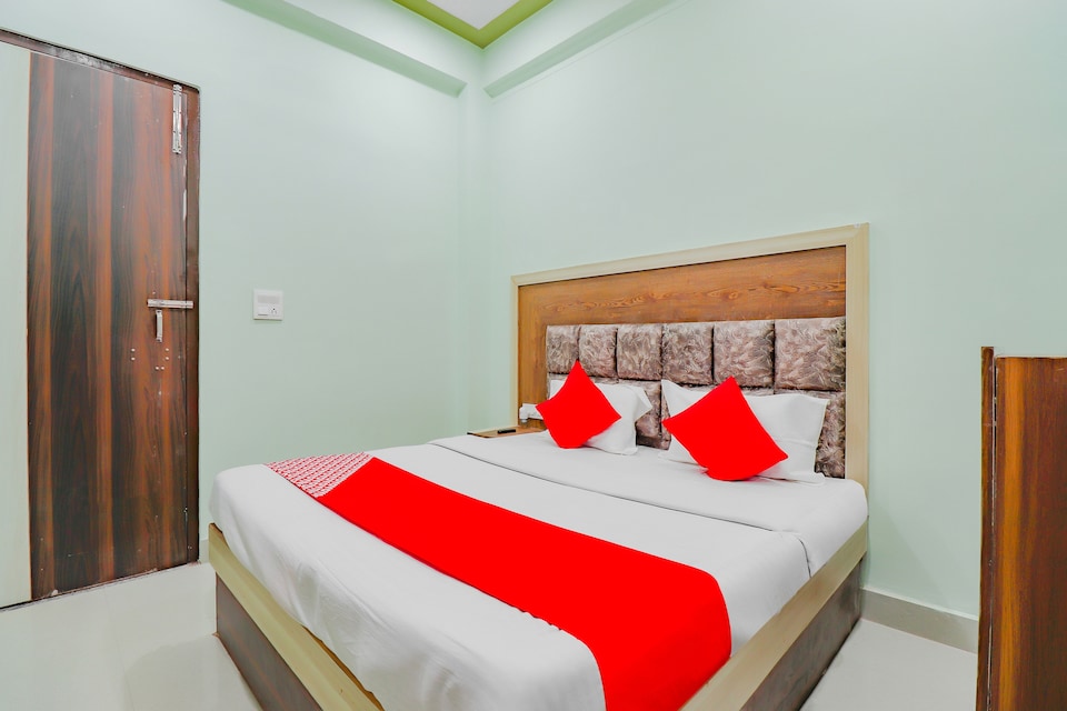 OYO Shree Bala Ji Residency, Banke Bihari Mandir Vrindavan, Vrindavan