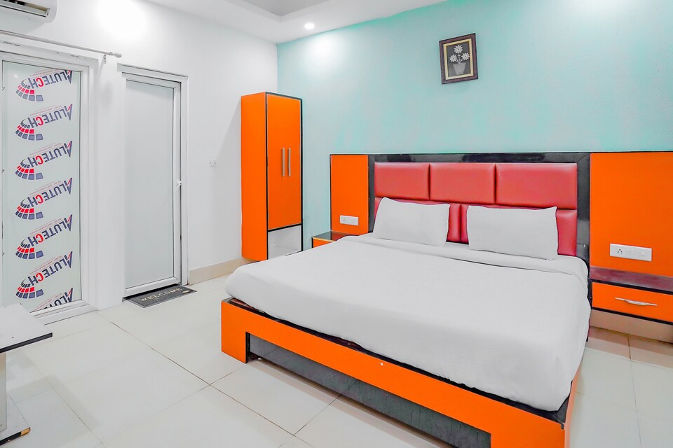 OYO 79070 Carnival Stays, Noida City, Noida