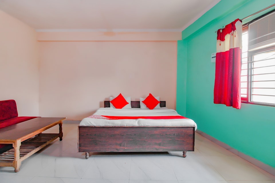 OYO 79072 J R Palace, Corporate Complex, Agra