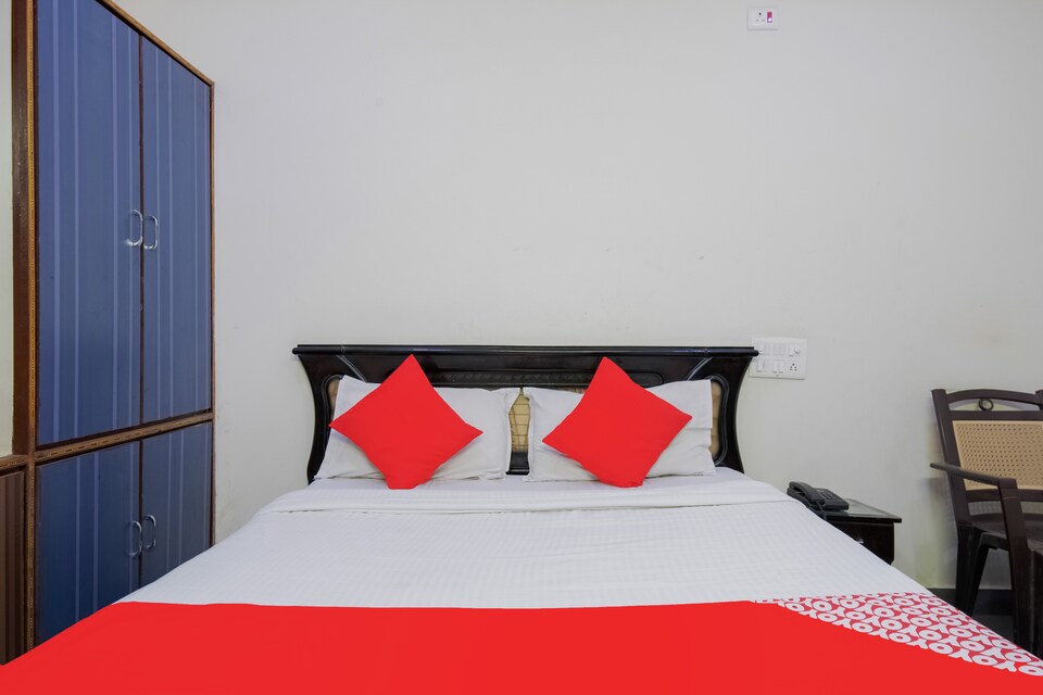 OYO 79108 Nichala Grand Lodge, Vijayawada Guntur Highway, Vijayawada