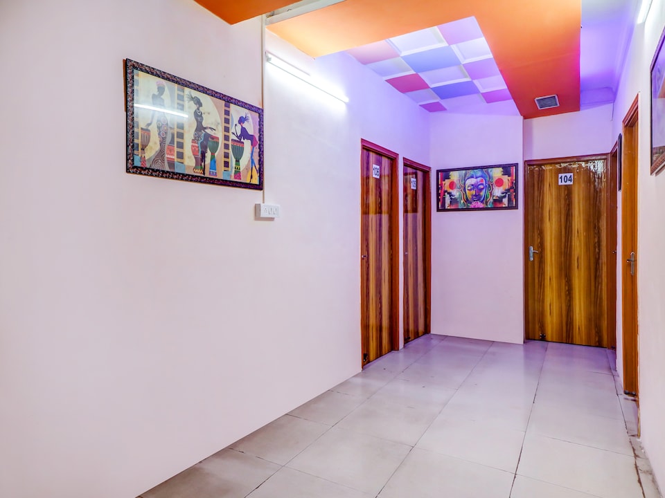 Super Hotel O The Shagun Residency, Rajouri Garden Delhi, Delhi