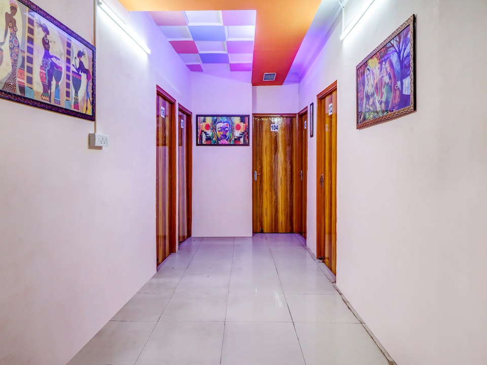 Super Hotel O The Shagun Residency, Rajouri Garden Delhi, Delhi