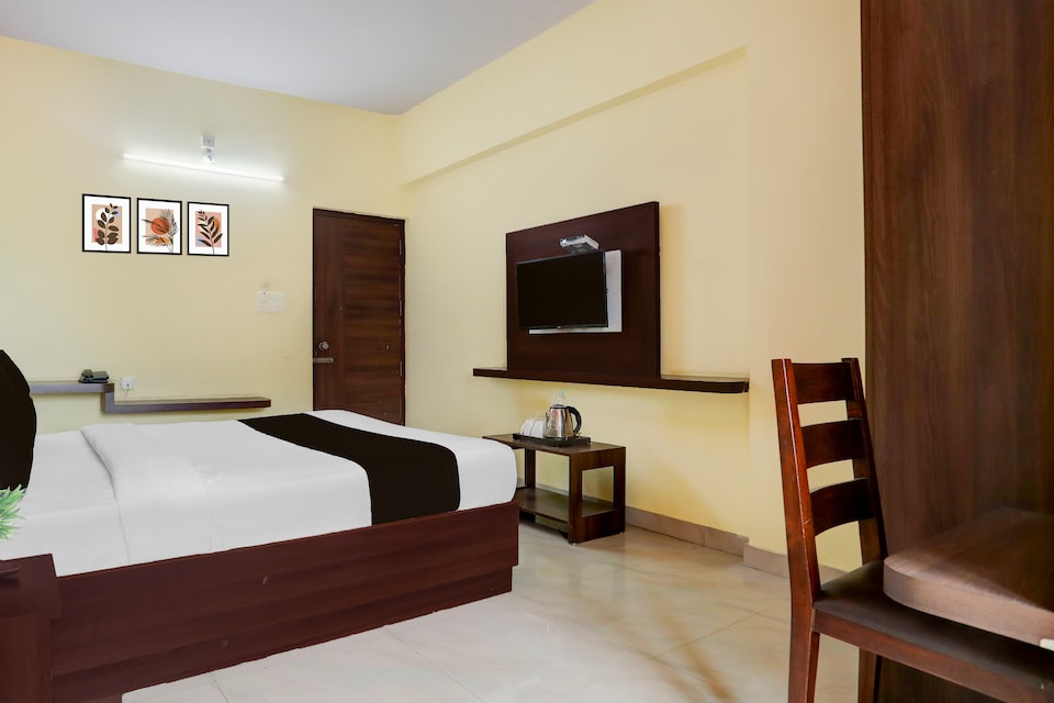 Super Collection O Summanahalli Bus Stand Formerly Elevate 58, Rajajinagar Bangalore, Bangalore