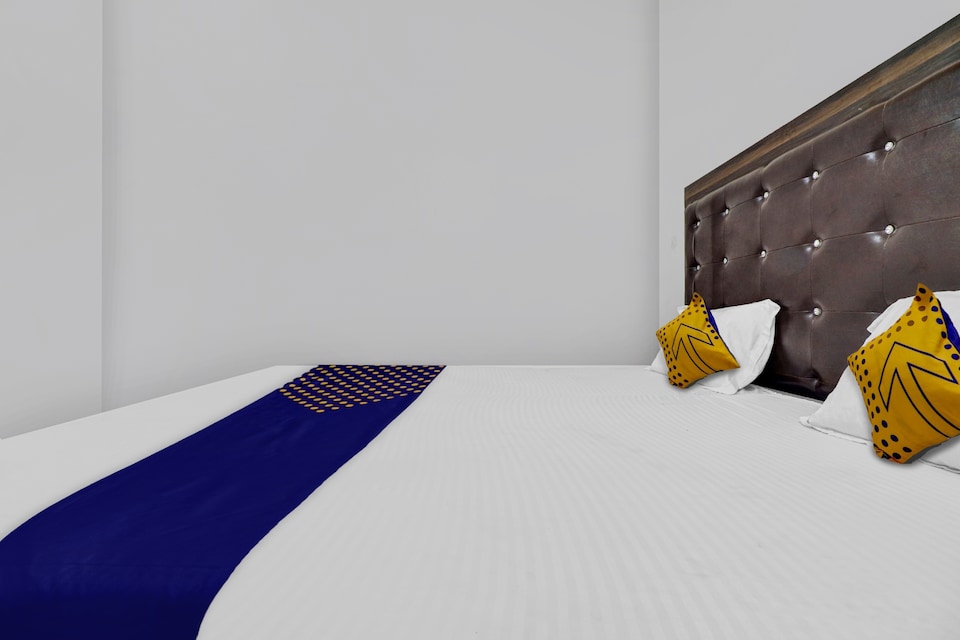 Hotel O Ansh Palace, Fatehabad Road, Agra