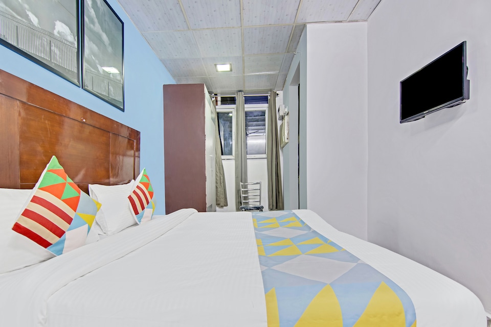 OYO 79146 Elegant Studios-1, Lajpat Nagar Delhi, Delhi