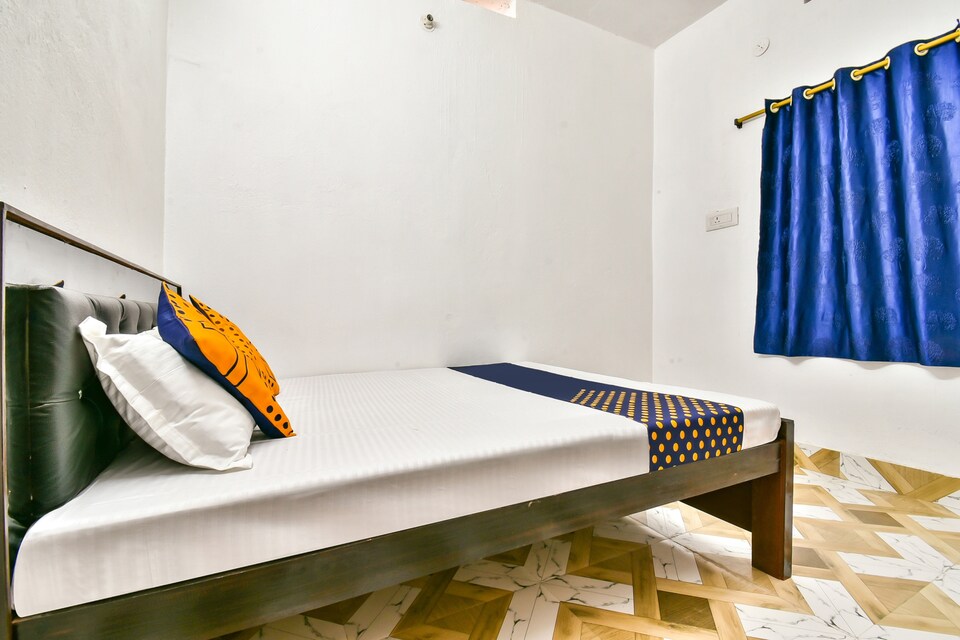 LIVE as PAT812, Patna Station, Patna