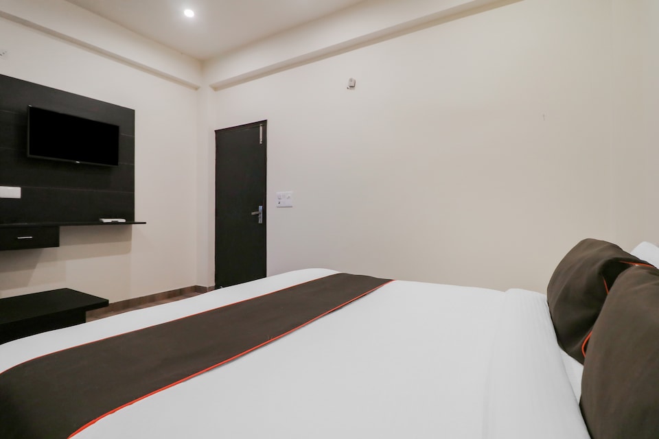 OYO 79165 Collection O Hotel Grand Ansal, Greater Noida, Noida