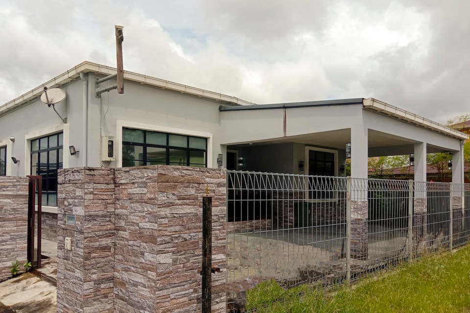 OYO Home 90203 Emma Sukma Homestay , Kuching, Kuching