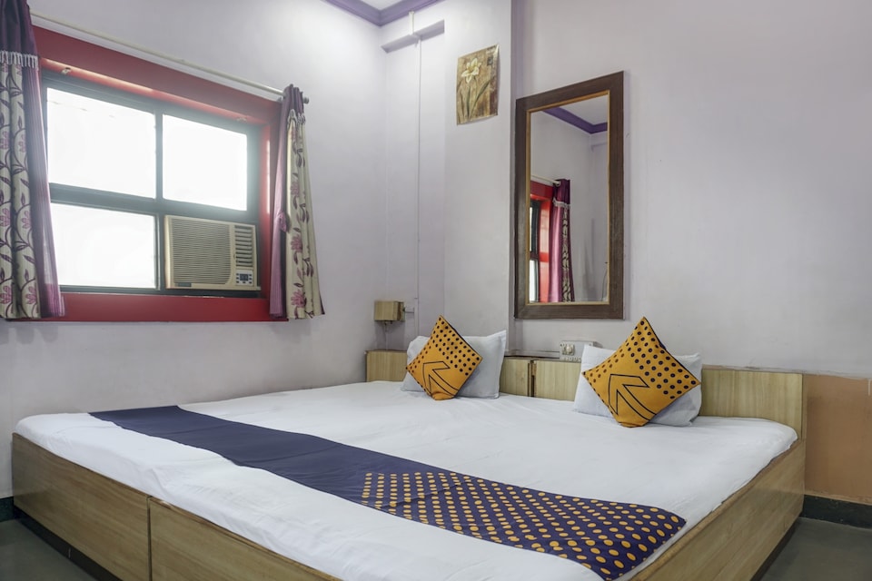 SPOT ON Akshay Lodge, Alandi, Pune