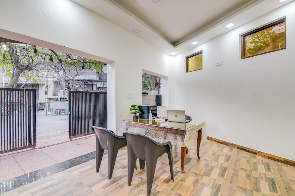 Collection O Collection O South Ex Golden Near Dilli Haat Ina, AIIMS Delhi, Delhi