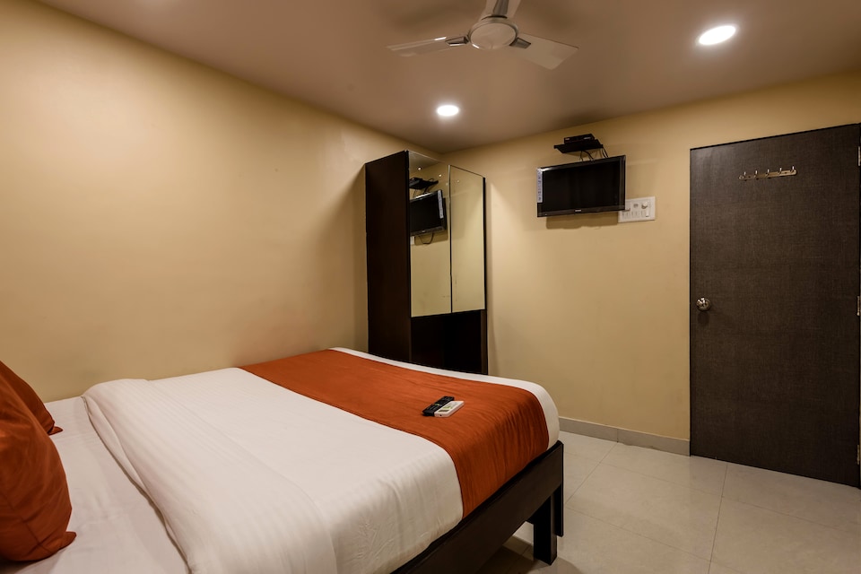 live in MUM361, Mumbai International Airport, Mumbai