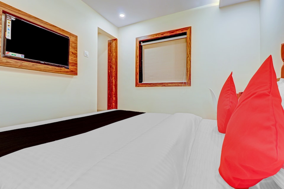 Capital O 79228 Hotel Peninsula Suites, Mumbai CST-Churchgate-Colaba, Mumbai