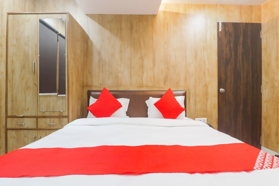 OYO Flagship 79231 Golden Residency, Sakchi Jamshedpur, Jamshedpur