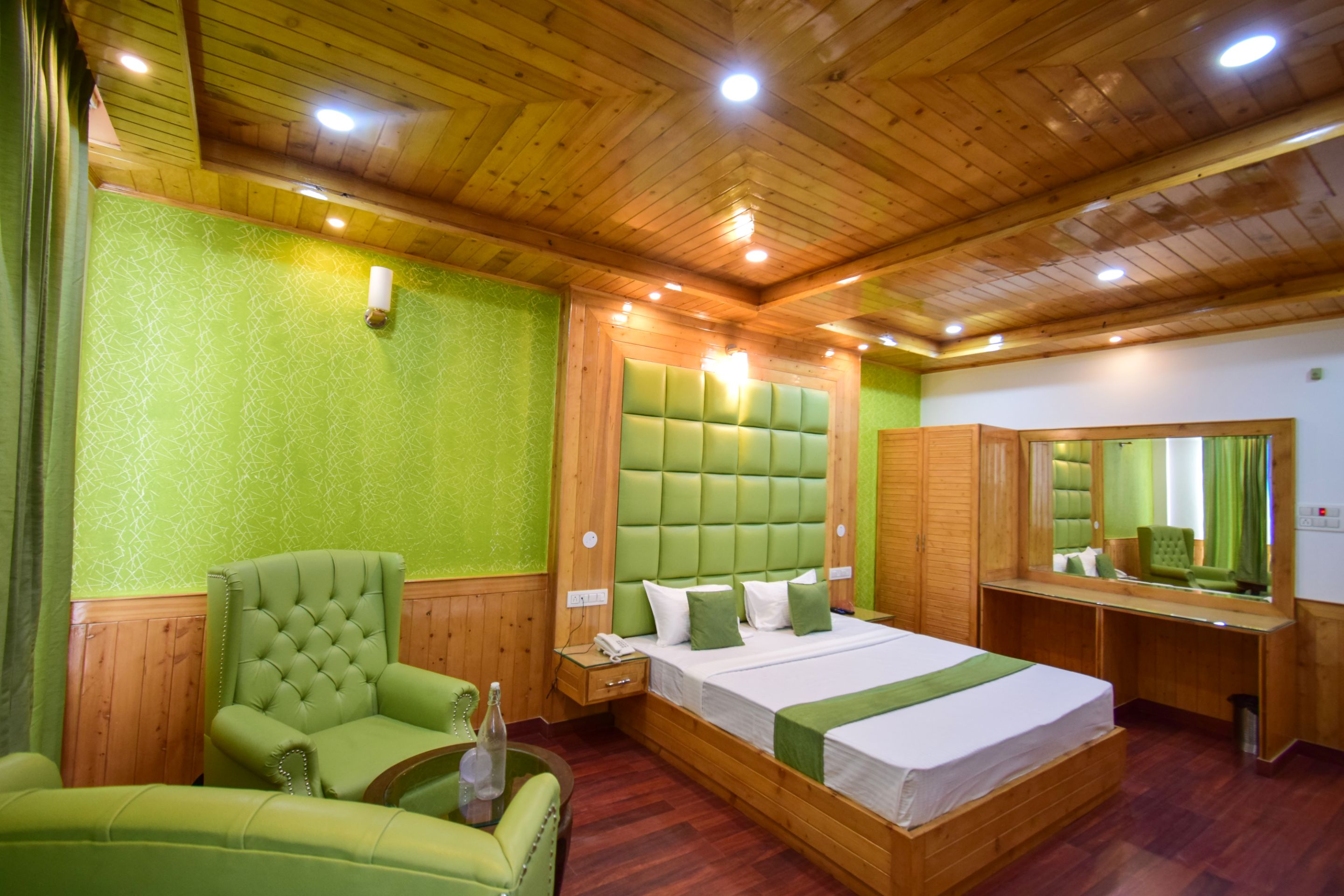 Hotels in The Mall Road Shimla, Shimla Starting ₹872 Upto 63 OFF