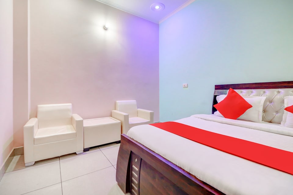 OYO 79242 Hotel City Heart, Rohtak, Rohtak