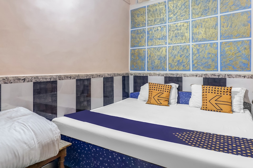 SPOT ON 79257 New Sado Hotel, Firayalal, Ranchi