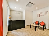Super Townhouse Menka