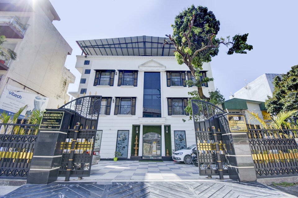 Capital O 79273 R.n.s Residency, Rajpur Road Dehradun, Dehradun