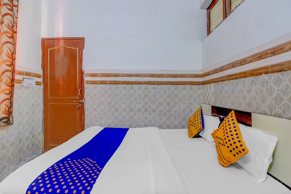 SPOT ON AGR489 Hotel Relax, Corporate Complex, Agra