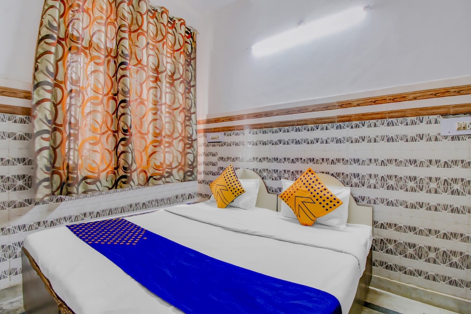 SPOT ON AGR489 Hotel Relax, Corporate Complex, Agra