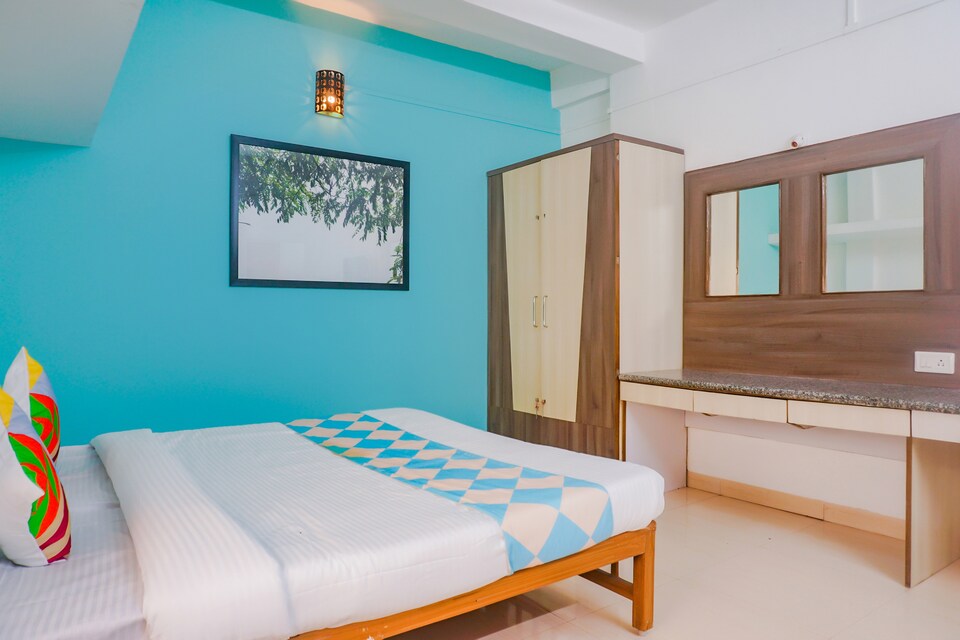 OYO Home 79288 Vardhan Home, Viman Nagar, Pune