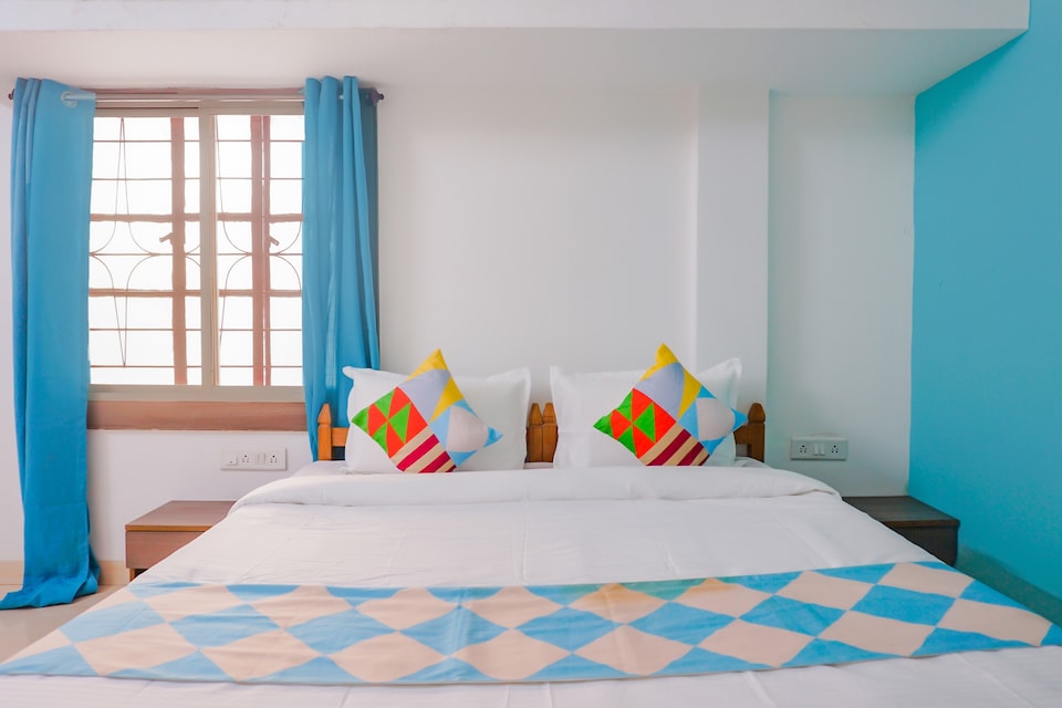 OYO Home 79288 Vardhan Home, Viman Nagar, Pune