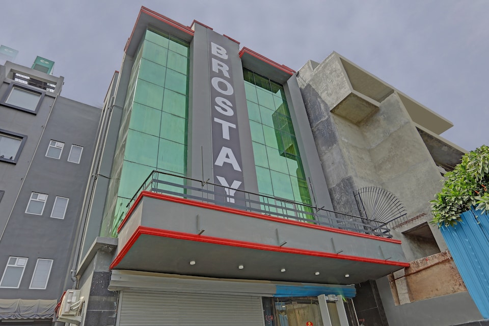 OYO Townhouse  409 Brostay Meera Bagh, Paschim Vihar Delhi, Delhi