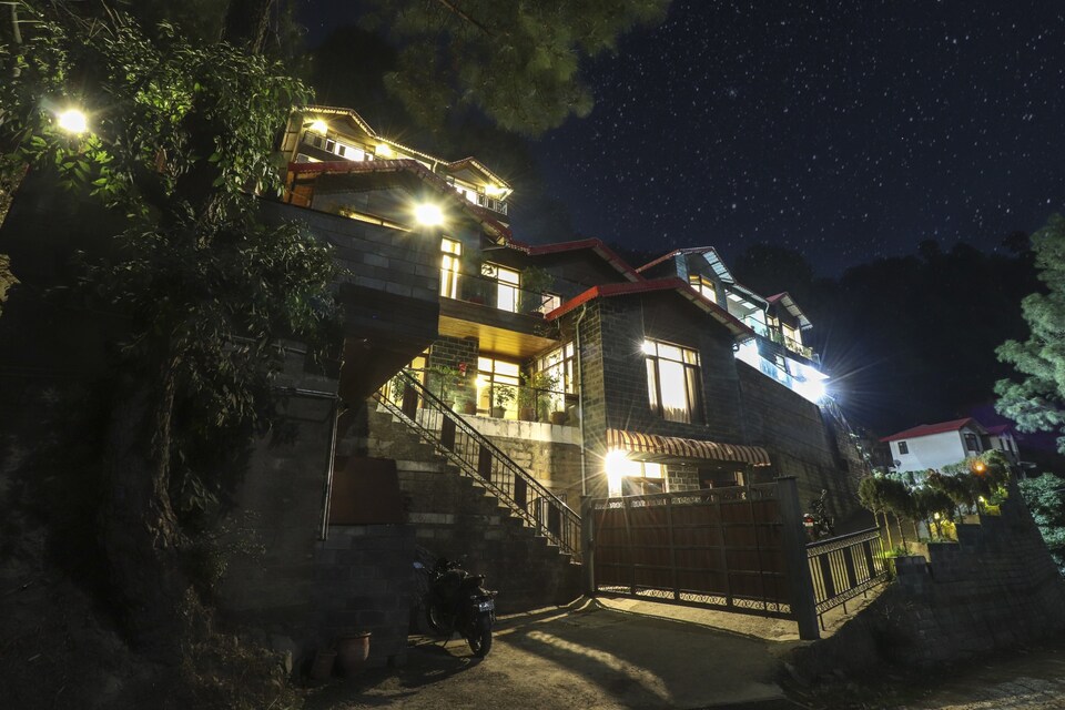 Belvilla Valley View 3BHK Modern Villa, Kasauli, Kasauli