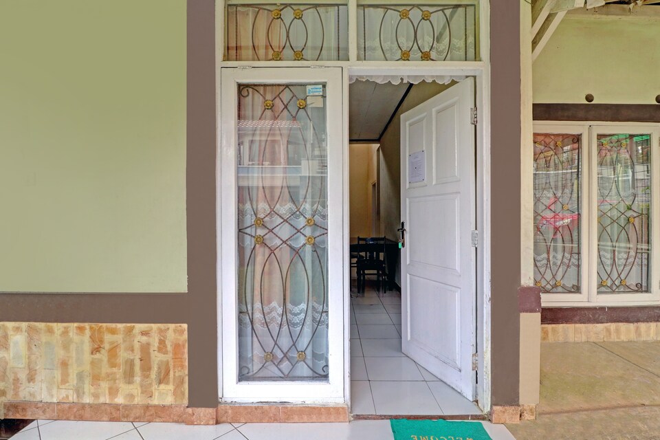 OYO 90329 Cipendawa Md38 Homestay, Cianjur Puncak, Puncak Cipanas
