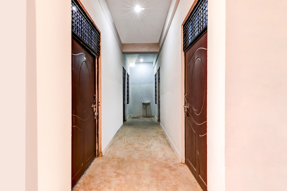 Hotel O Kamla, Jhusi, Prayagraj