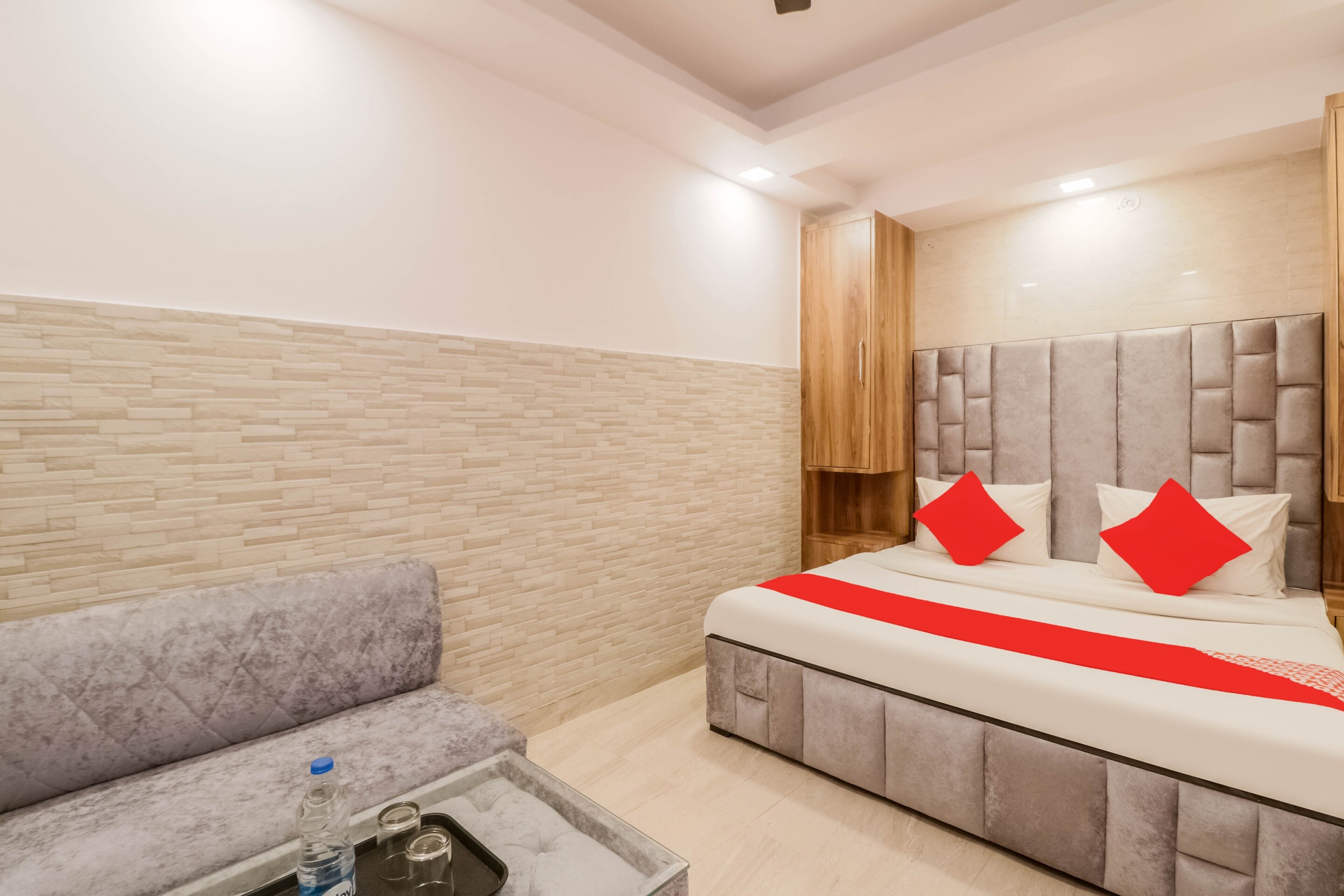 OYO 79394 Grand Palace  OYO Rooms Delhi  Book    3034 OYO