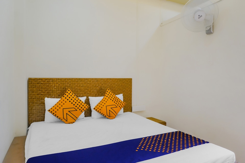 SPOT ON Sk Lodge, Alandi, Pune