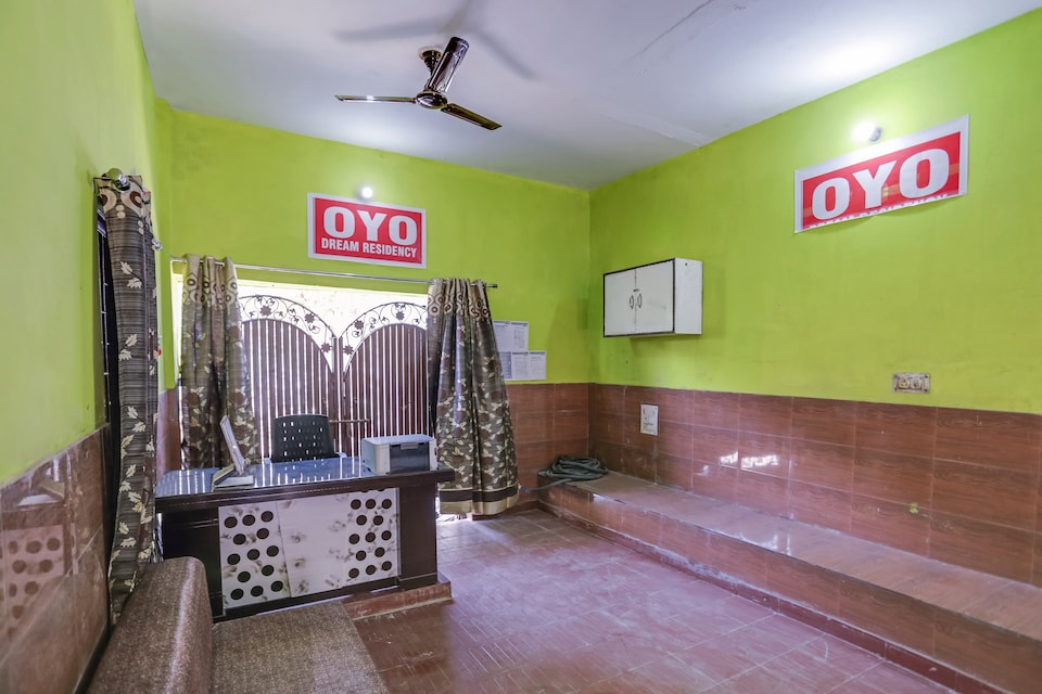 Hotel O by OYO Dream Residency, Greater Noida, Noida