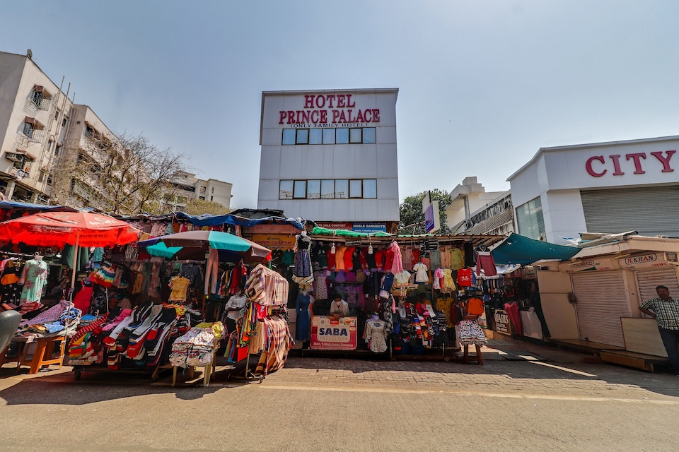 OYO 79455 Flagship Hotel Plaza, Mumbai Bandra-Khar-Santacruz, Mumbai