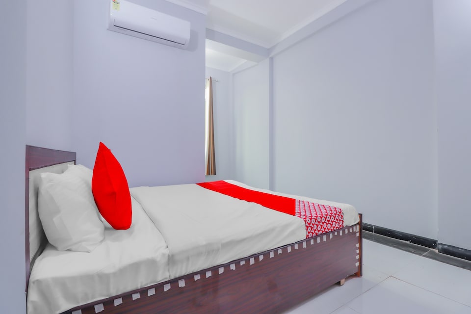 OYO Dream Holiday Hotel, Ghaziabad City, Ghaziabad