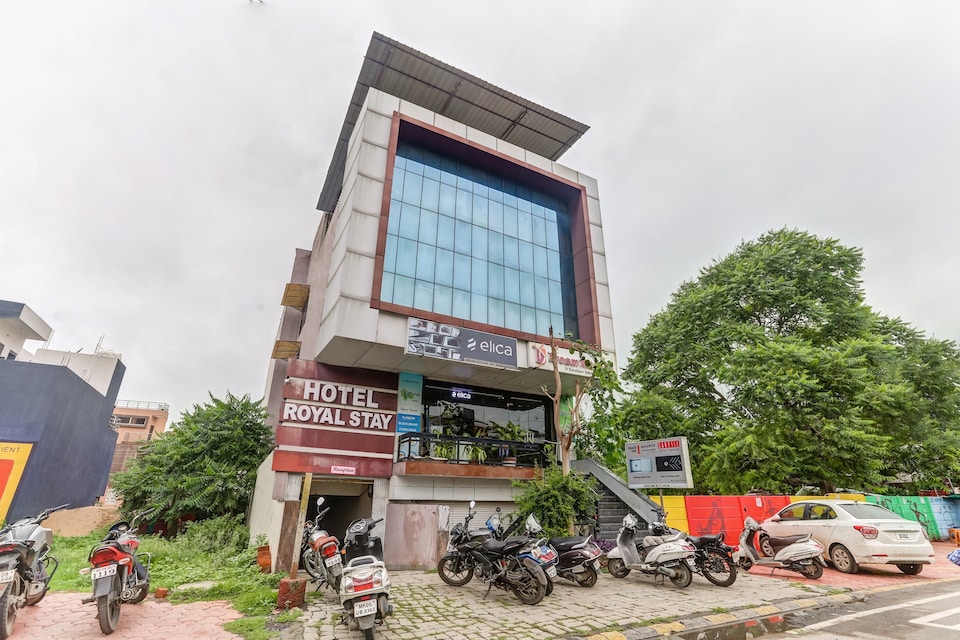 Capital O IND699 Hotel Royal Stay, Vijay Nagar Indore, Indore