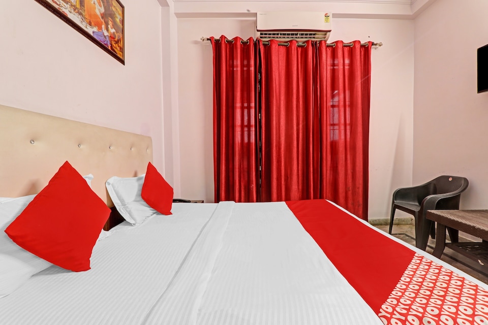 OYO Flagship 79491 Jk Royal Hotel, Rambagh Allahabad, Prayagraj