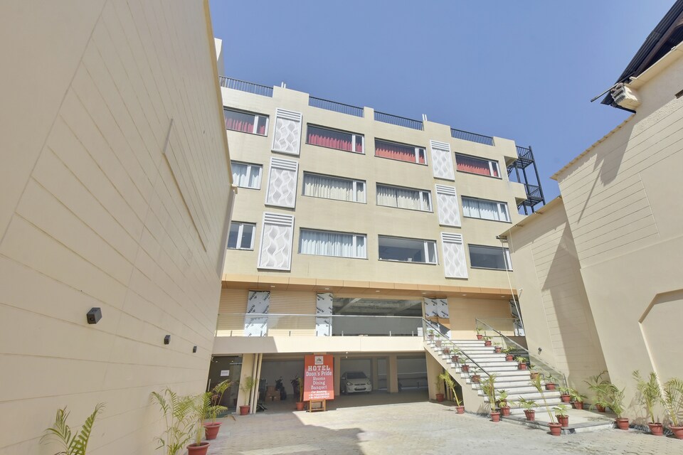 Capital O 79525 Hotel Pride, Dehradun Railway Station, Dehradun