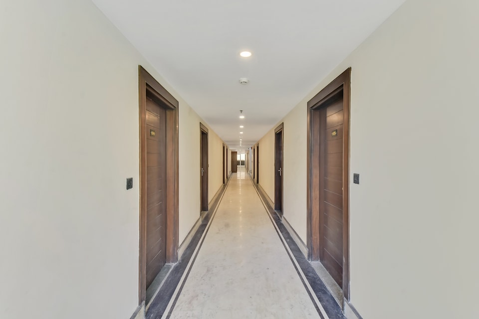 Capital O 79525 Hotel Pride, Dehradun Railway Station, Dehradun