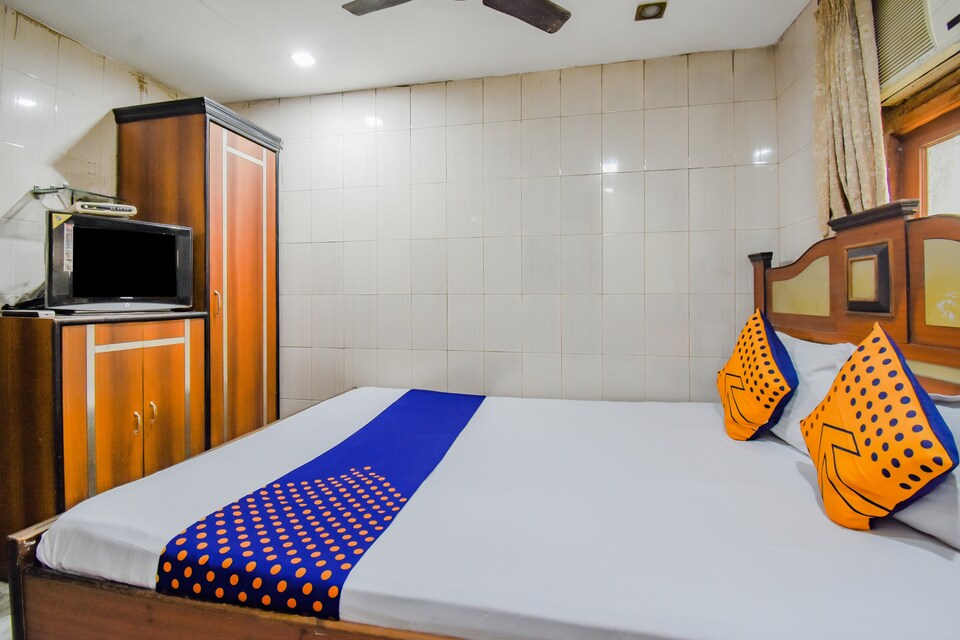 SPOT ON 79545 GULISTAN GUEST HOUSE, Esplanade Kolkata, Kolkata