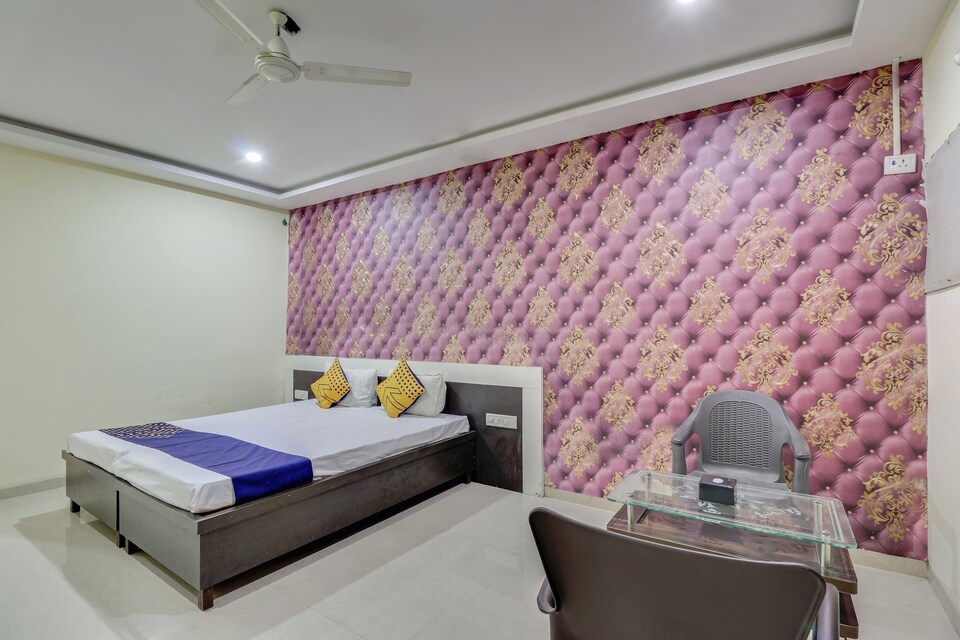 SPOT ON 79560 Hotel Rahul Palace, Mumbai Panvel-CBD, Mumbai