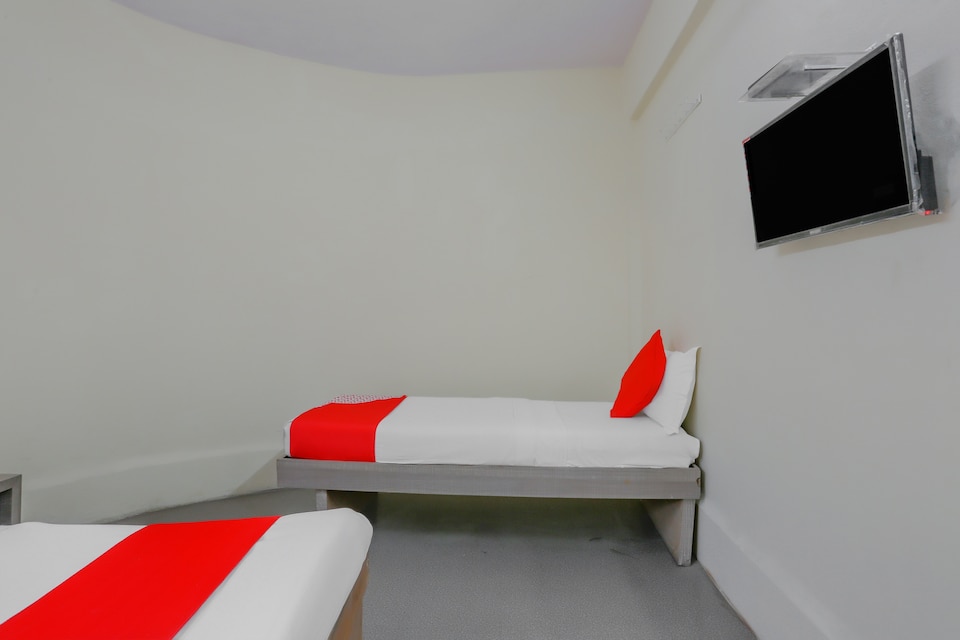 SPOT ON 79561 Hotel Alfa, Mumbai BCEC, Mumbai