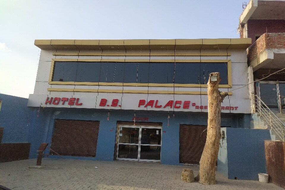 OYO 79581 B S Palace, Corporate Complex, Agra