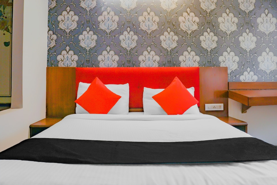 Capital O 79586 Aihs International Hotels & Homes, Lonavala, Lonavala