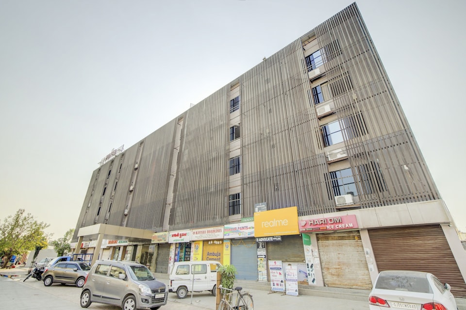 Capital O Hotel Raj Square, Airport Surat, Surat
