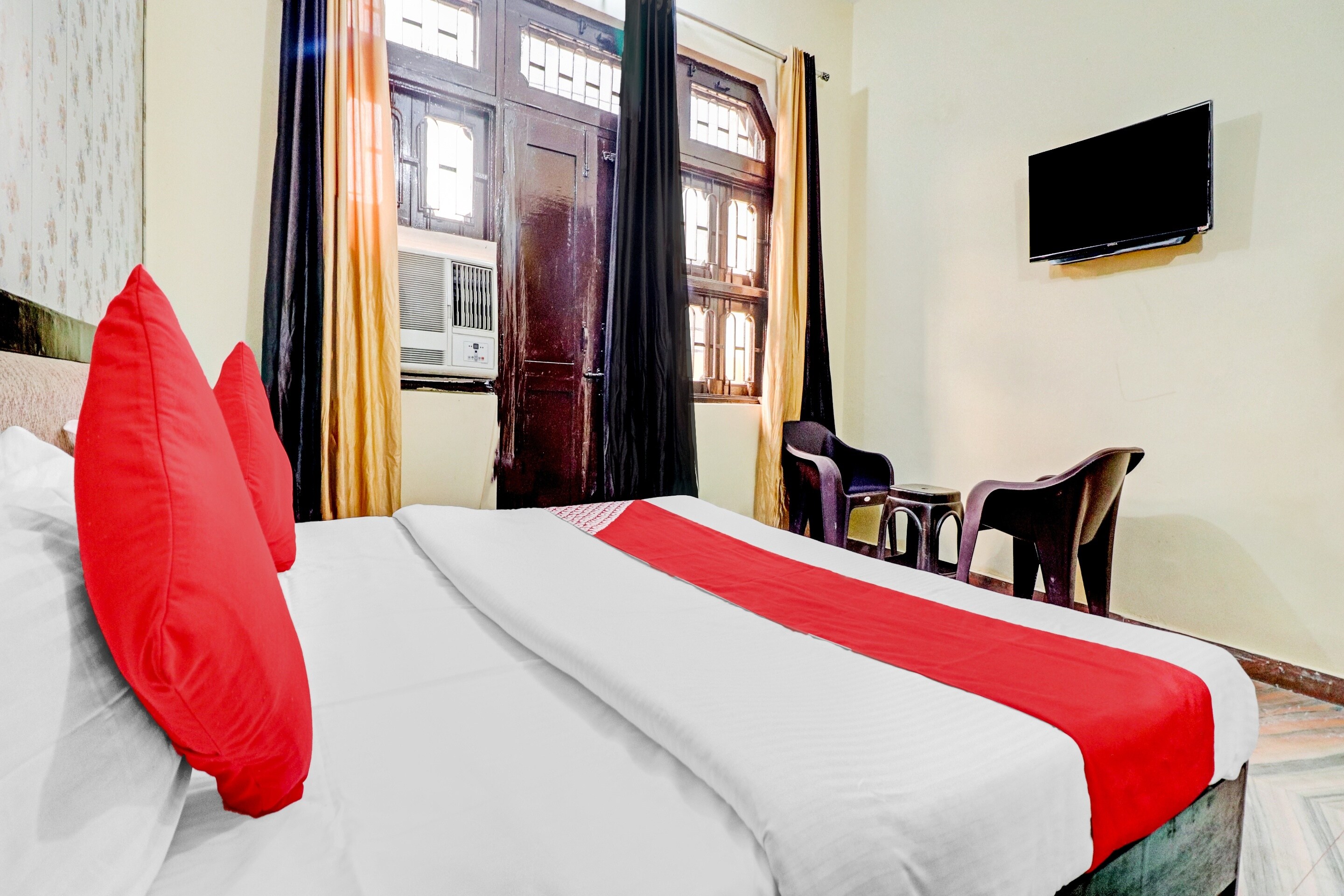 Hotels In Sector 63 Noida For Family Oyos Starting 699 Upto 79 Off On 112 Sector 63 Noida Hotels