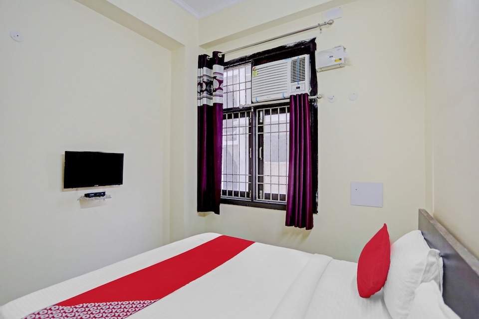 OYO Rl Residency Near Pvr Ansal Plaza Greater Noida, Greater Noida, Noida