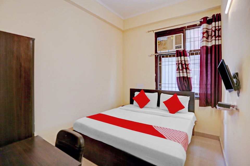 OYO Rl Residency Near Pvr Ansal Plaza Greater Noida, Greater Noida, Noida