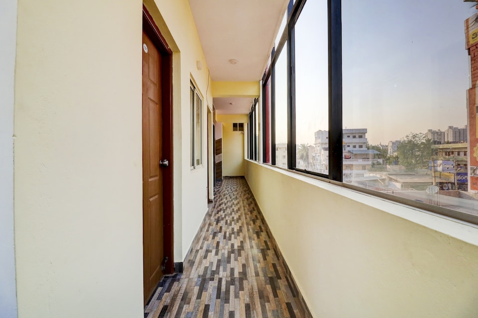 Hotel O M S R, Manyata Bangalore, Bangalore